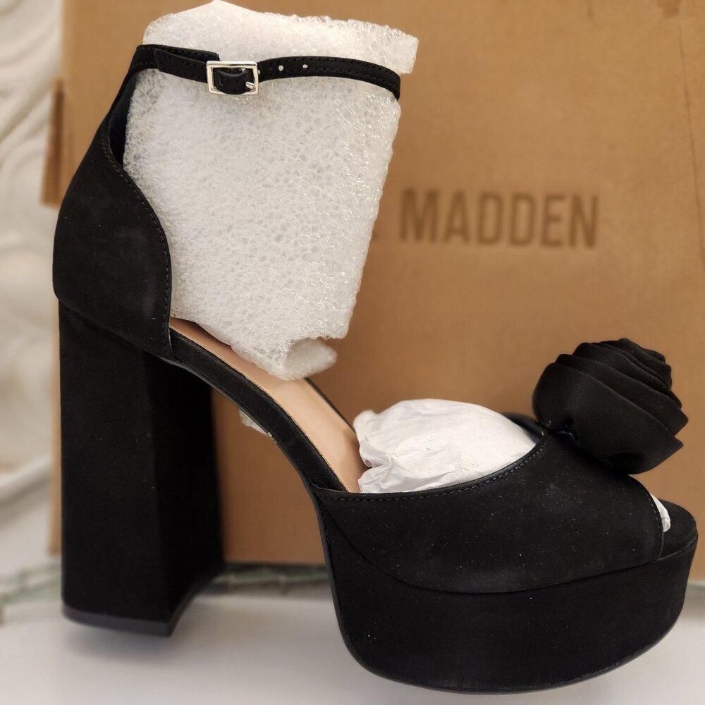 Steve Madden "" Black Nubuck Platform Sandals. NIB. Size 9.